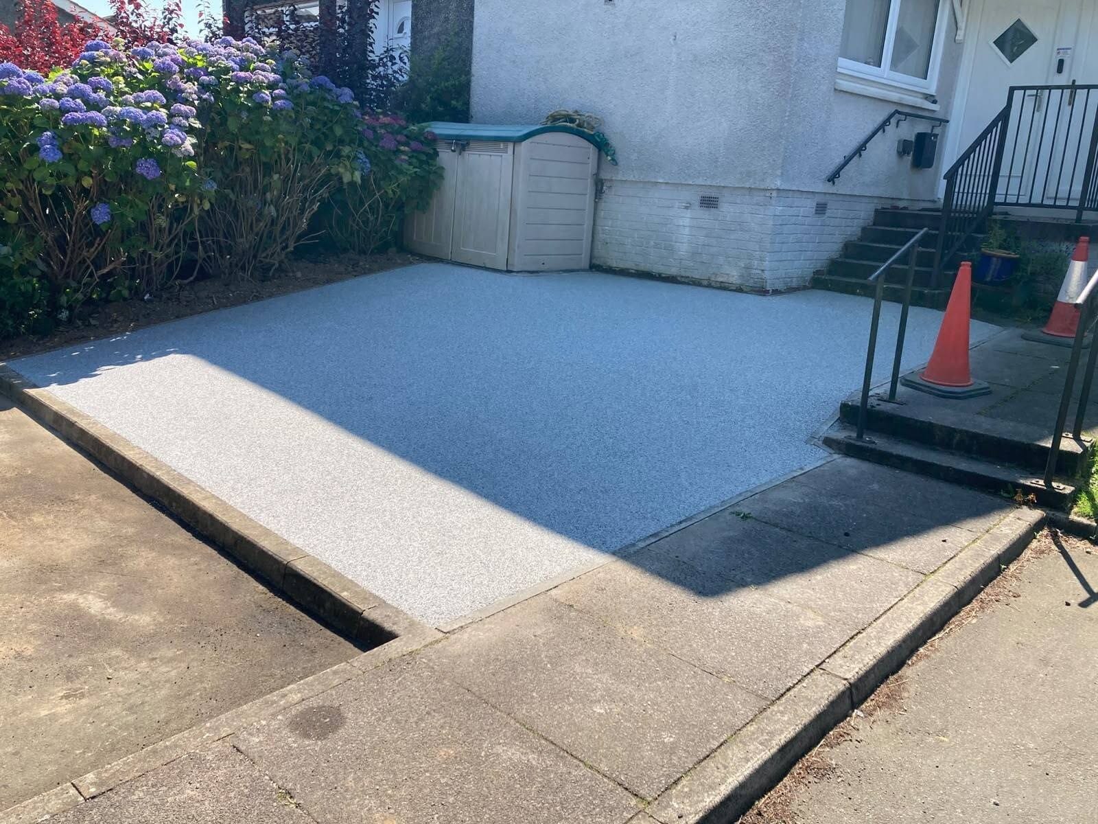 Genuine resin-bound surfacing completed by GMGB